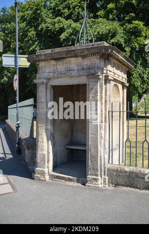 Police Watchmans Hut or Sentry Box outside The Holburne Museum and Art Gallery in Bath England UK Stock Photo