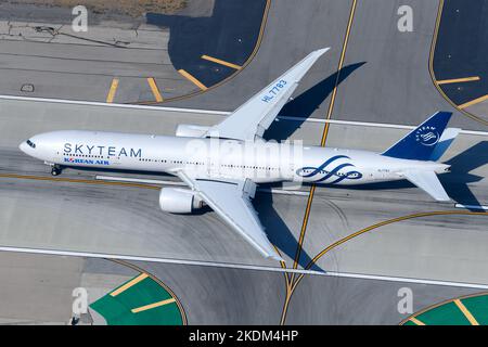 Skyteam special livery applied on Boeing 777 of Korean Air, an airline member of Sky Team alliance. Aircraft painted on skyteam special livery. Stock Photo