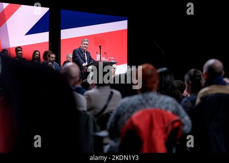 Keir Starmer, Leader of the Opposition, delivers his keynote speech to conference on day 3. photographed during the Labour Party Autumn Conference held at Acc Liverpool , Liverpool on Tuesday 27 September 2022 . Picture by Julie Edwards. Stock Photo