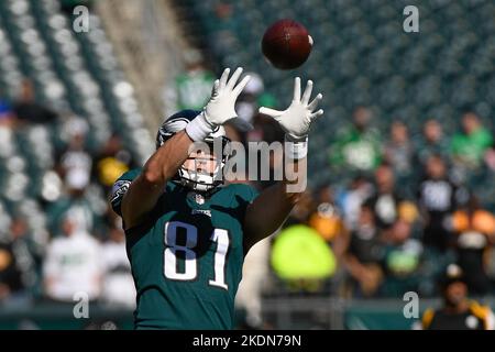 Philadelphia Eagles' Grant Calcaterra in action during an NFL football  game, Monday, Nov. 14, 2022, in Philadelphia. (AP Photo/Matt Rourke Stock  Photo - Alamy