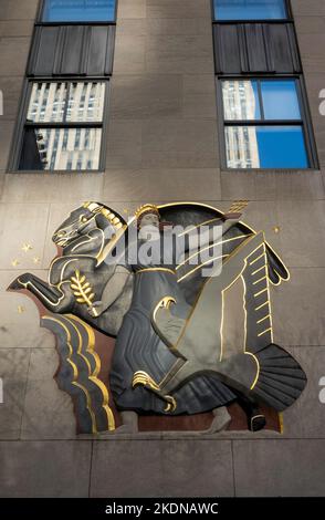 Progress, Intaglio Carving, 1 Rockefeller Center, NYC  2022 Stock Photo