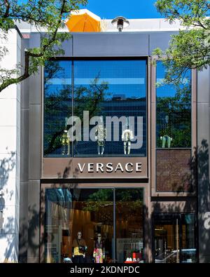 Toronto, Canada - August 12, 2022: Versace store in Toronto’s trendy Yorkville. The Italian luxury fashion company was founded by Gianni Versace in 19 Stock Photo