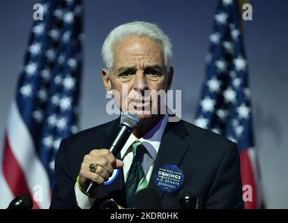 Wilton Manors, FL, USA. 07th Nov, 2022. Democratic gubernatorial candidate Charlie Crist speaks during a election eve campaign rally at the The Venue Fort Lauderdale on November 07, 2022 in Wilton Manors, Florida. Credit: Mpi04/Media Punch/Alamy Live News Stock Photo