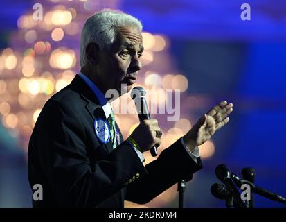 Wilton Manors, FL, USA. 07th Nov, 2022. Democratic gubernatorial candidate Charlie Crist speaks during a election eve campaign rally at the The Venue Fort Lauderdale on November 07, 2022 in Wilton Manors, Florida. Credit: Mpi04/Media Punch/Alamy Live News Stock Photo