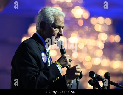 Wilton Manors, FL, USA. 07th Nov, 2022. Democratic gubernatorial candidate Charlie Crist speaks during a election eve campaign rally at the The Venue Fort Lauderdale on November 07, 2022 in Wilton Manors, Florida. Credit: Mpi04/Media Punch/Alamy Live News Stock Photo