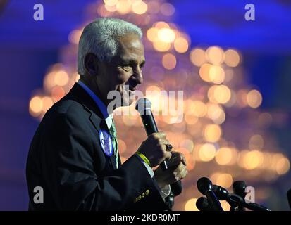 Wilton Manors, FL, USA. 07th Nov, 2022. Democratic gubernatorial candidate Charlie Crist speaks during a election eve campaign rally at the The Venue Fort Lauderdale on November 07, 2022 in Wilton Manors, Florida. Credit: Mpi04/Media Punch/Alamy Live News Stock Photo