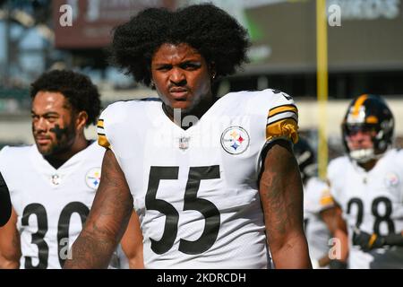 PHILADELPHIA, PA - OCTOBER 30: Pittsburgh Steelers Safety Terrell Edmunds  (34) warms up before the game between the Pittsburgh Steelers and  Philadelphia Eagles on October 30, 2022 at Lincoln Financial Field in