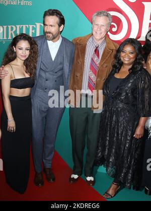 https://l450v.alamy.com/450v/2kdreg6/apple-original-films-new-york-premiere-of-%60spirited%60-pictured-aimee-carrero-ryan-reynolds-will-ferrell-octavia-spencer-location-new-york-usa-daye-7-nov-2022-credit-roger-wonginstarimagescom-2kdreg6.jpg