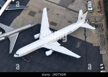 Houston Rockets private Boeing 767 aircraft at LAX. Business airplane B767 of Houston Rockets basketball team for VIP transport. Registered as N625HR. Stock Photo