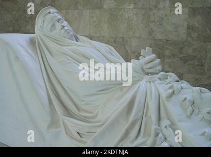 Marmorsarkophag Kaiserin Augusta, Mausoleum im Schloßgarten Charlottenburg, Charlottenburg-Wilmersdorf, Berlin, Deutschland Stock Photo