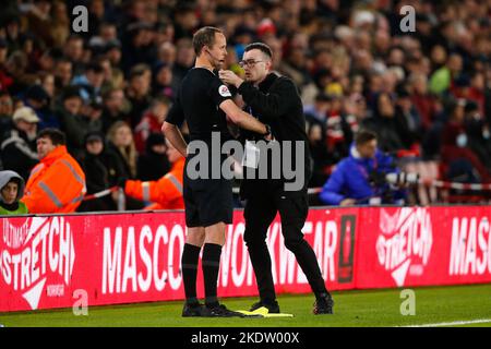 Sheffield, UK. 08th Nov, 2022. The linesman has to have his communications changed during the Sky Bet Championship match Sheffield United vs Rotherham United at Bramall Lane, Sheffield, United Kingdom, 8th November 2022 (Photo by Ben Early/News Images) in Sheffield, United Kingdom on 11/8/2022. (Photo by Ben Early/News Images/Sipa USA) Credit: Sipa USA/Alamy Live News Stock Photo