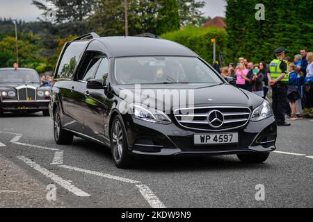 Following her death, Queen Elizabeth II's hearse arrives in Edinburgh 11th Sept 2022. Stock Photo