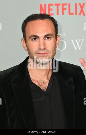 London, UK - 8th November 2022 Khalid Abdalla at Netflix World Premiere for The Crown Season 5 at Theatre Royal, Drury Lane, London    Credit: Nils Jorgensen/Alamy Live News Stock Photo