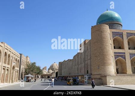 Mir Arab Madrasa, Poi Kalyon Square, Historic Centre, Bukhara, Bukhara Province, Uzbekistan, Central Asia Stock Photo