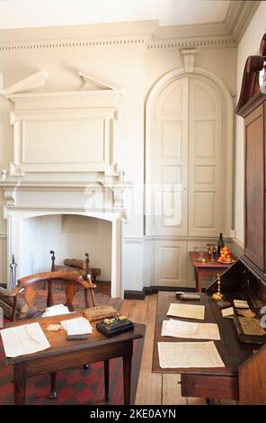 George Mason's Desk, Study, Gunston Hall, Fairfax County, Virginia, USA Stock Photo