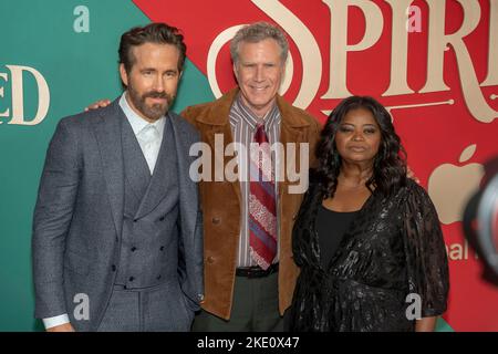 Spirited - Official Trailer (2022) Ryan Reynolds, Will Ferrell, Octavia  Spencer, Aimee Carrero 