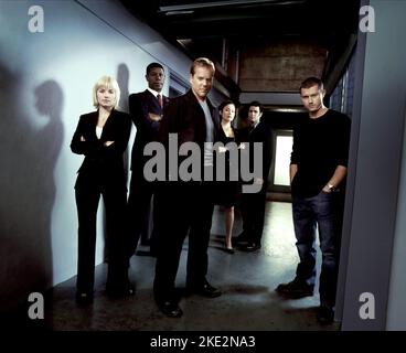 24 : SEASON 3, ELISHA CUTHBERT, DENNIS HAYSBERT, KIEFER SUTHERLAND, REIKO AYLESWORTH, CARLOS BERNARD, JAMES BADGE DALE, 2003 Stock Photo