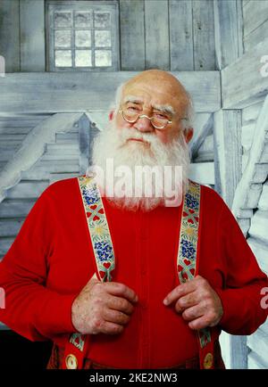 ED ASNER, ELF, 2003 Stock Photo - Alamy