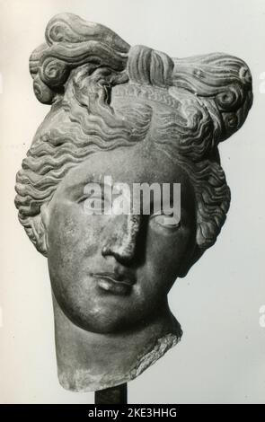 Ancient Roman head statue of Aphrodite, Maison Carree, Nimes France 1960s Stock Photo