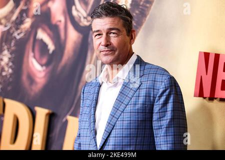 Century City, United States. 09th Nov, 2022. CENTURY CITY, LOS ANGELES, CALIFORNIA, USA - NOVEMBER 09: American actor Kyle Chandler arrives at the Los Angeles Premiere Of Netflix's 'Slumberland' held at AMC Century City 15 at Westfield Century City on November 9, 2022 in Century City, Los Angeles, California, United States. (Photo by Xavier Collin/Image Press Agency) Credit: Image Press Agency/Alamy Live News Stock Photo