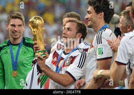 World Cup hero 2014 Mario Goetze in the squad for the World Cup in Qatar. archive photo; Mario GOETZE; Gâ? TZE (GER), action, single image, cut single motif, half figure, half figure after the end of the game, jubilation, joy, enthusiasm, award ceremony, cup, trophy, trophy, cup. Germany (GER))-Argentina (ARG) 1-0 aet final, final, game 64, on July 13th, 2014 in Rio de Janeiro. Soccer World Cup 2014 in Brazil from 12.06. - 07/13/2014. Stock Photo