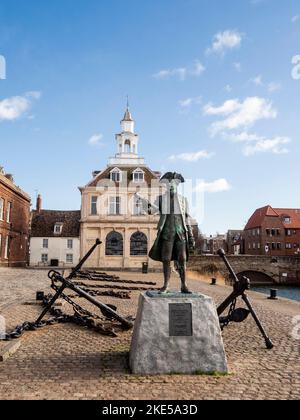 Statue of Captain George Vancouver outside The Custom House, Purfleet ...