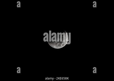 Arlington, United States of America. 08 November, 2022. One of the phases of the progression of the Moon during a total lunar eclipse in the night sky, November 8, 2022, in Arlington, Virginia, USA.  Credit: Lance Cheung/USDA/Ģ����ý Live News Stock Photo