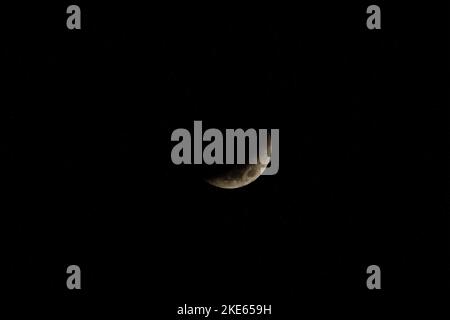 Arlington, United States of America. 08 November, 2022. One of the phases of the progression of the Moon during a total lunar eclipse in the night sky, November 8, 2022, in Arlington, Virginia, USA.  Credit: Lance Cheung/USDA/Ģ����ý Live News Stock Photo