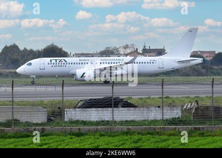 Fiumicino (Italy), 10th November, 2022. Airbus A350 ITA Airways born to sustainable .Aircraft to Fiumicino airport. Fiumicino (Italy), 10th November, 2022.  Credit: Massimo Insabato/Alamy Live News Stock Photo