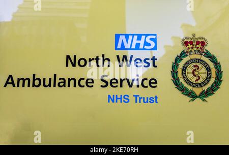 NHS North West Ambulance Service in Liverpool Stock Photo