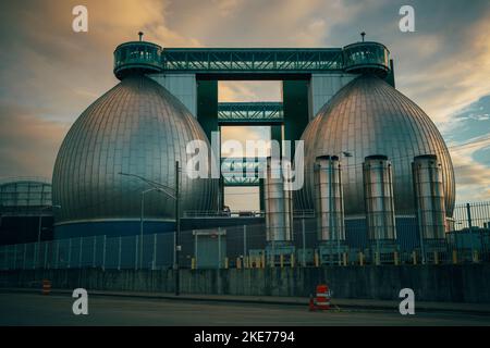 Newtown Creek Wastewater Treatment Plant, Brooklyn, New York Stock Photo