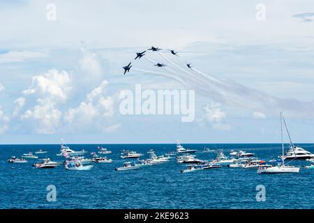 Pensacola, Florida, USA. 9th July, 2022. The Navy Flight Demonstration Squadron, the Blue Angels fly above Pensacola Beach during the Pensacola Beach Air Show Air Show. The Blue Angels perform flight demonstrations at 32 locations across the country to showcase the teamwork and professionalism of the U.S. Navy and Marine Corps to the American public. (photo by MC1 Cody Deccio) Credit: U.S. Navy/ZUMA Press Wire Service/ZUMAPRESS.com/Alamy Live News Stock Photo