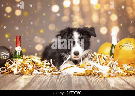 New Years Eve Frame Glittery Gold Stars Streamers Decorations Noisemakers  Stock Photo by ©JeniFoto 530629680