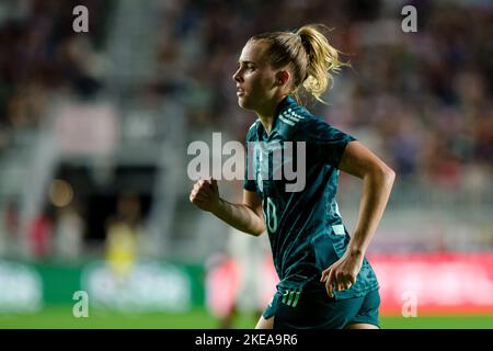 Fort Lauderdale, United States. 10th Nov, 2022. DRV PNK Stadium, Fort Lauderdale, Florida, USA, November 10th 2022: Laura Freigang (10 Germany) during international friendly between USA and Germany at DRV PNK Stadium in Fort Lauderdale, Florida (Alex Corrie/SPP) Credit: SPP Sport Press Photo. /Alamy Live News Stock Photo