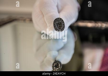 London UK 11 November 2022 The secret seal of Alice de Turbeville (1302-60) discovered by detectorist Andrew Phillips. Found in North Hertfordshire in 2006,  Estimated at £3,000-4,000, the seal will be offered for sale on Wednesday, November 16, 2022. .Paul Quezada-Neiman/Alamy Live News Stock Photo