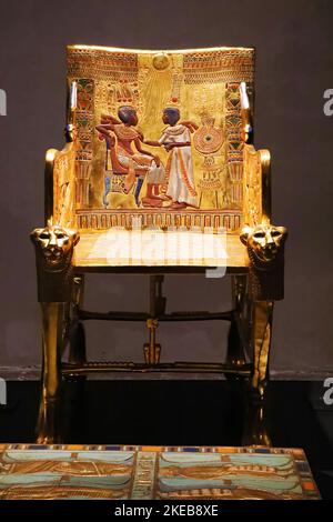 The golden throne from Tutankhamun's tomb Stock Photo