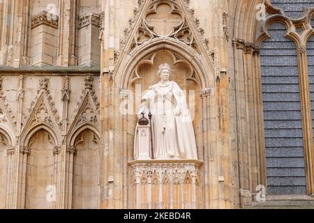 The new statue of the late Queen Elizabeth II by Richard Bossons and unveiled by HRH King Charles III on 9th November at York Minster,North Yorkshire Stock Photo