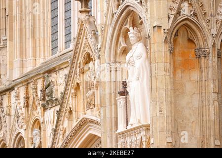 The new statue of the late Queen Elizabeth II by Richard Bossons and unveiled by HRH King Charles III on 9th November at York Minster,North Yorkshire Stock Photo