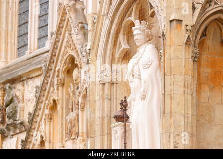 The new statue of the late Queen Elizabeth II by Richard Bossons and unveiled by HRH King Charles III on 9th November at York Minster,North Yorkshire Stock Photo