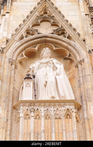 The new statue of the late Queen Elizabeth II by Richard Bossons and unveiled by HRH King Charles III on 9th November at York Minster,North Yorkshire Stock Photo