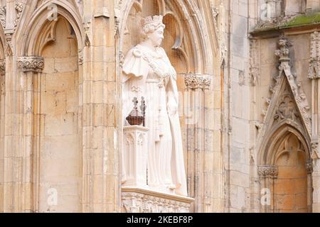 The new statue of the late Queen Elizabeth II by Richard Bossons and unveiled by HRH King Charles III on 9th November at York Minster,North Yorkshire Stock Photo