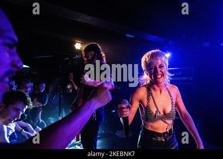 Copenhagen, Denmark. 10th Nov, 2022. The Australian punk band Amyl and The Sniffers performs a live concert at Loppen in Copenhagen. Here vocalist Amy Taylor is seen live on stage. (Photo Credit: Gonzales Photo/Alamy Live News Stock Photo