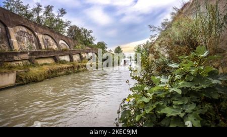 Canal du Midi at Nissan lez Enserune. UNESCO World Heritage Site. Built in the XVII century. Stock Photo