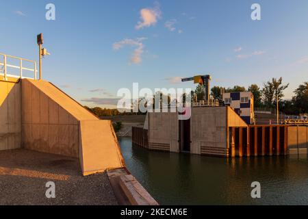 Vienna, flood gate of port Alberner Hafen in 11. Simmering, Wien, Austria Stock Photo