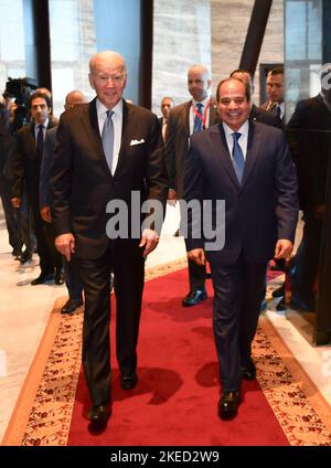 Sharm El Sheikh, Egypt. 11th Nov, 2022. Egyptian President Abdel Fattah el-Sisi welcomes US President Joe Biden upon his arrival to attend the 2022 United Nations Climate Change Conference, more commonly known as COP27, at the Sharm El Sheikh International Convention Centre, in Egypt's Red Sea resort of Sharm El Sheikh, Egypt on Friday on November 11, 2022 . Photo by Egyptian President Press Office/UPI Credit: UPI/Alamy Live News Stock Photo