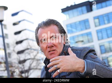 Munich, Germany. 10th Nov, 2022. John Jürgens, son of the singer Udo Jürgens, during an interview. Credit: Karl-Josef Hildenbrand/dpa/Alamy Live News Stock Photo