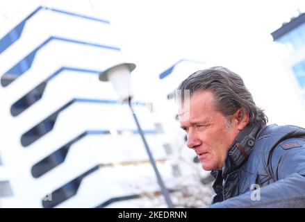 Munich, Germany. 10th Nov, 2022. John Jürgens, son of the singer Udo Jürgens, during an interview. Credit: Karl-Josef Hildenbrand/dpa/Alamy Live News Stock Photo