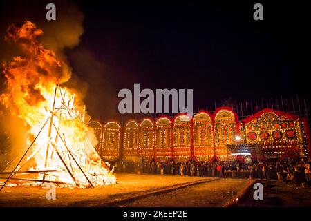 The burning of the effigy of the Ghost King at the climactic ceremony of the decennial Da Jiu festival, Kam Tin, New Territories, Hong Kong, 2015 Stock Photo