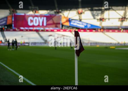 London Stadium, London, UK. 12th Nov, 2022. Premiership Football, West Ham United versus Leicester City; Corner flag Credit: Action Plus Sports/Alamy Live News Stock Photo