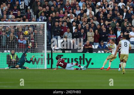 London Stadium, London, UK. 12th Nov, 2022. Premiership Football, West Ham United versus Leicester City; James Maddison of Leicester City scores in the 8th minute for 0-1. Credit: Action Plus Sports/Alamy Live News Stock Photo